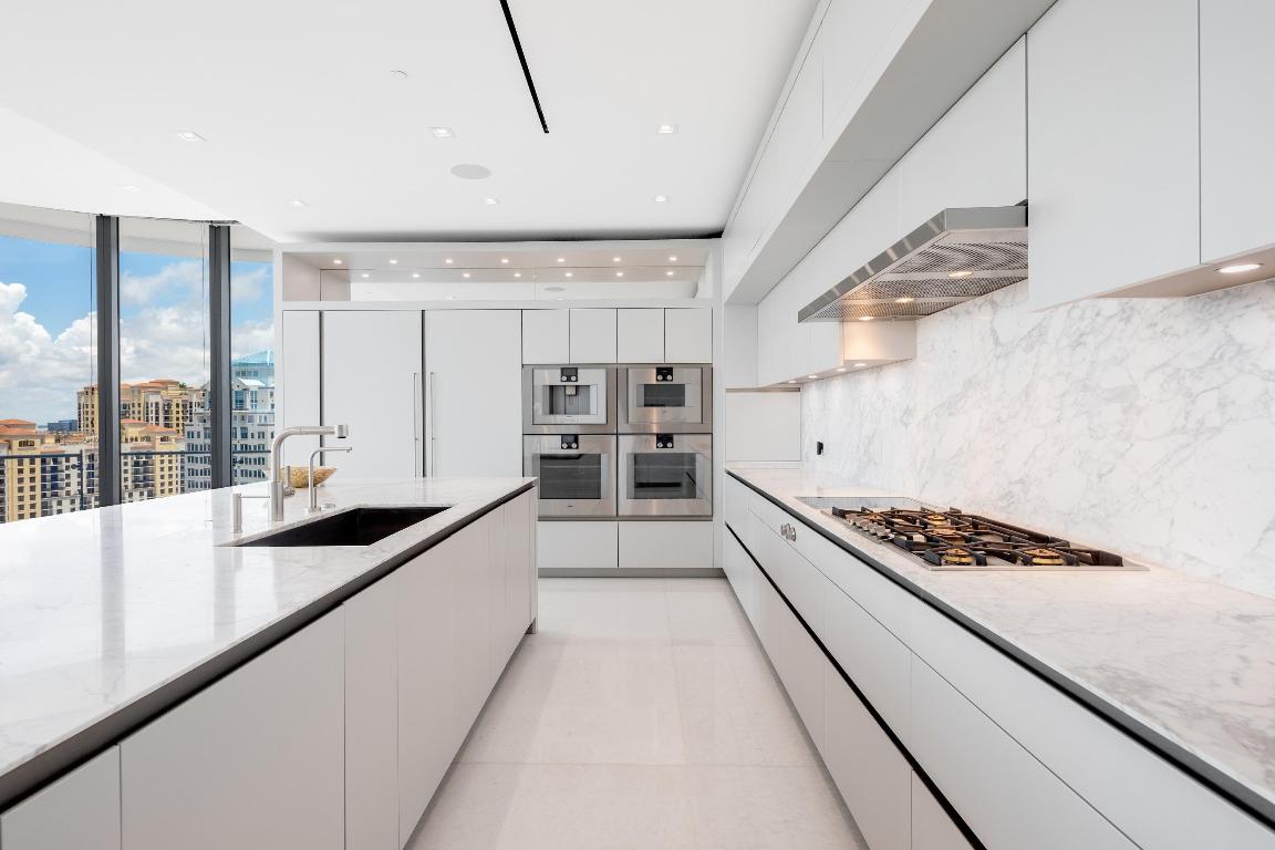 BRISTOL CONDO - Residential