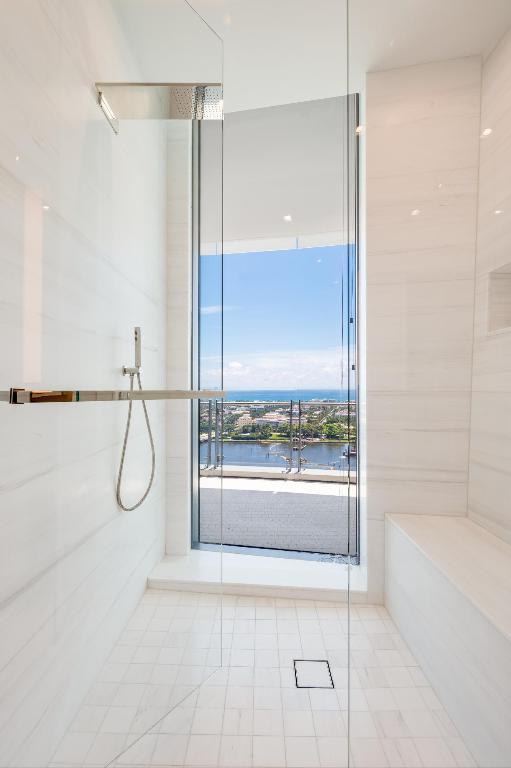 BRISTOL CONDO - Residential