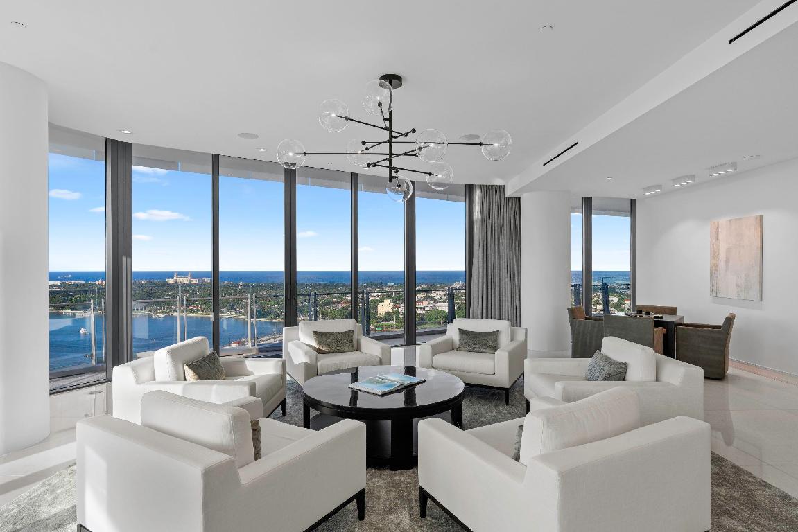 BRISTOL CONDO - Residential