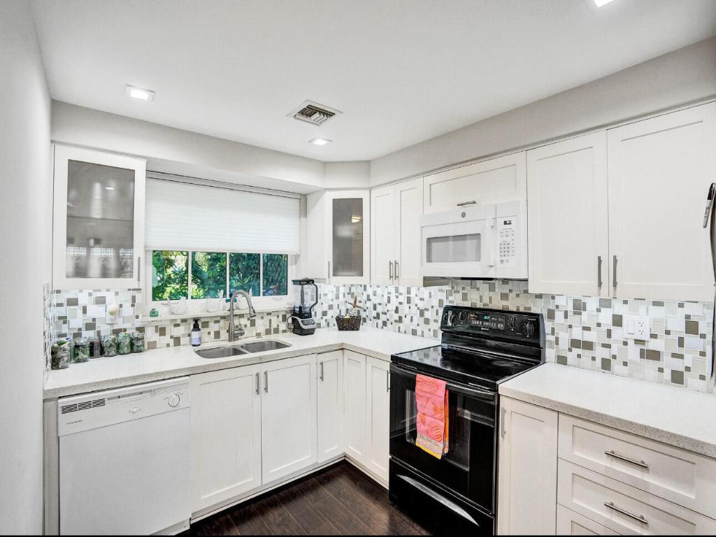 RIDGE HOMES CONDO - Residential