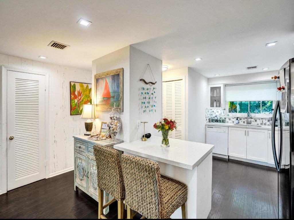 RIDGE HOMES CONDO - Residential