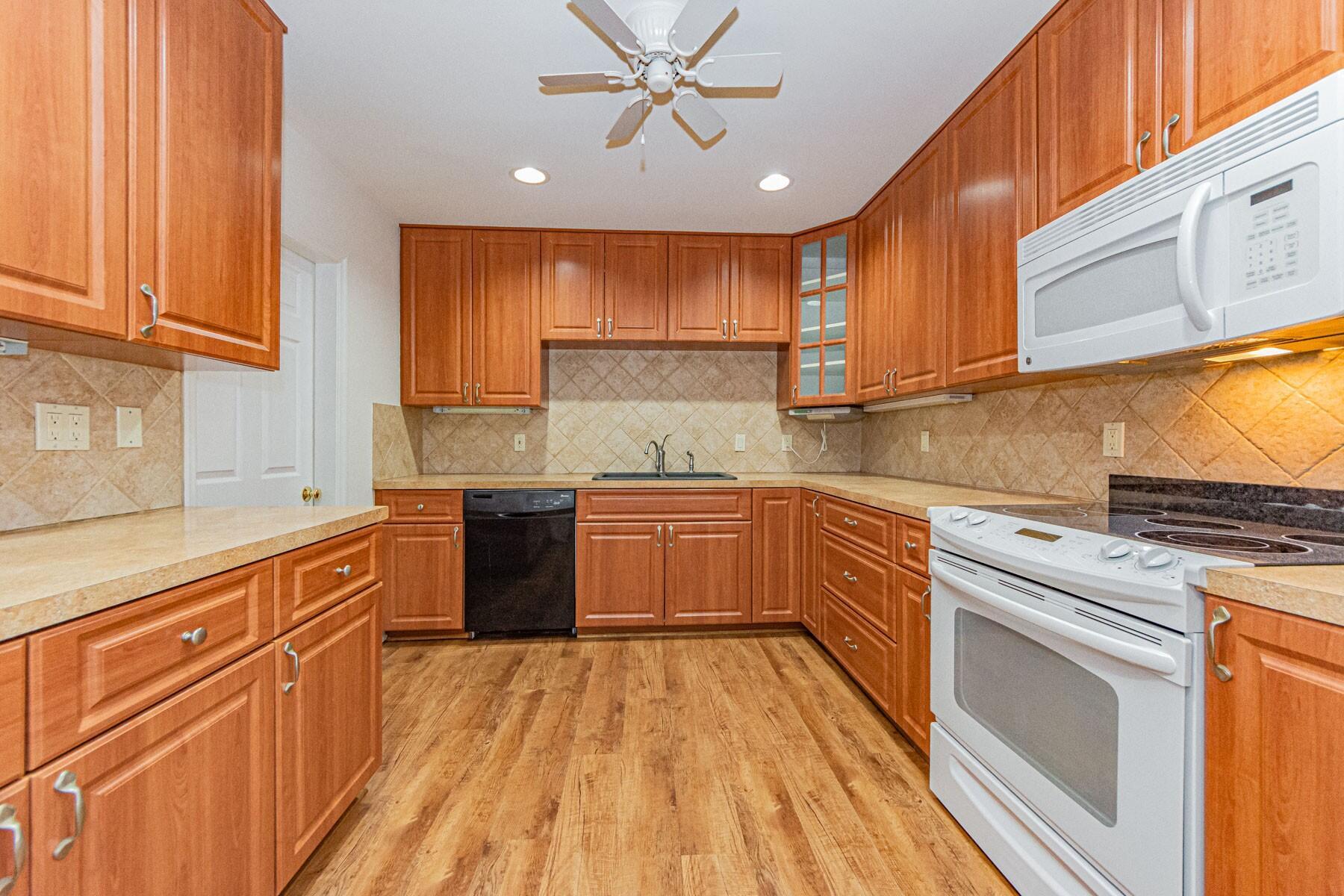 GREENWOOD VILLAGE SUB UNIT 2 - Residential