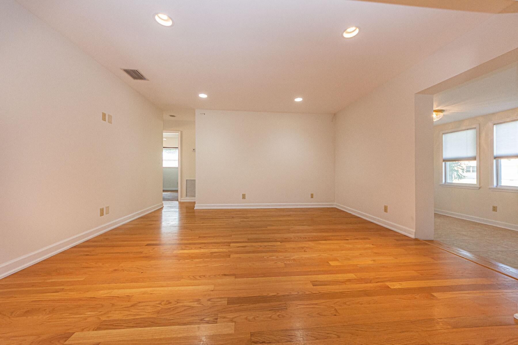 GREENWOOD VILLAGE SUB UNIT 2 - Residential