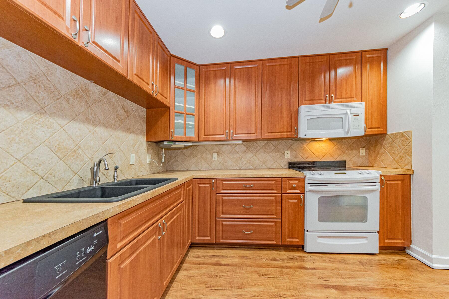 GREENWOOD VILLAGE SUB UNIT 2 - Residential