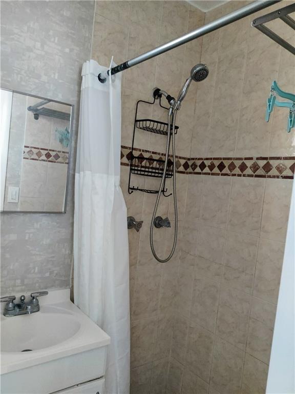 COZY APARTMENTS - Residential Lease