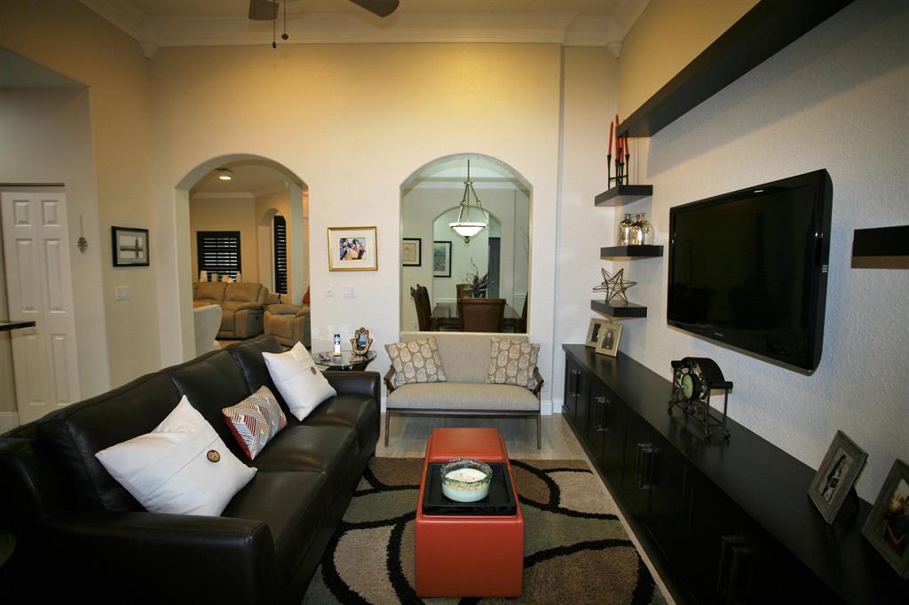 PARKLAND ISLES - Residential