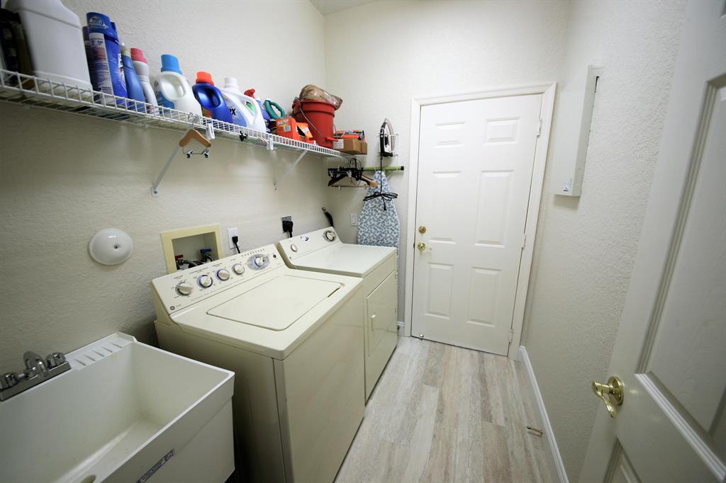 PARKLAND ISLES - Residential