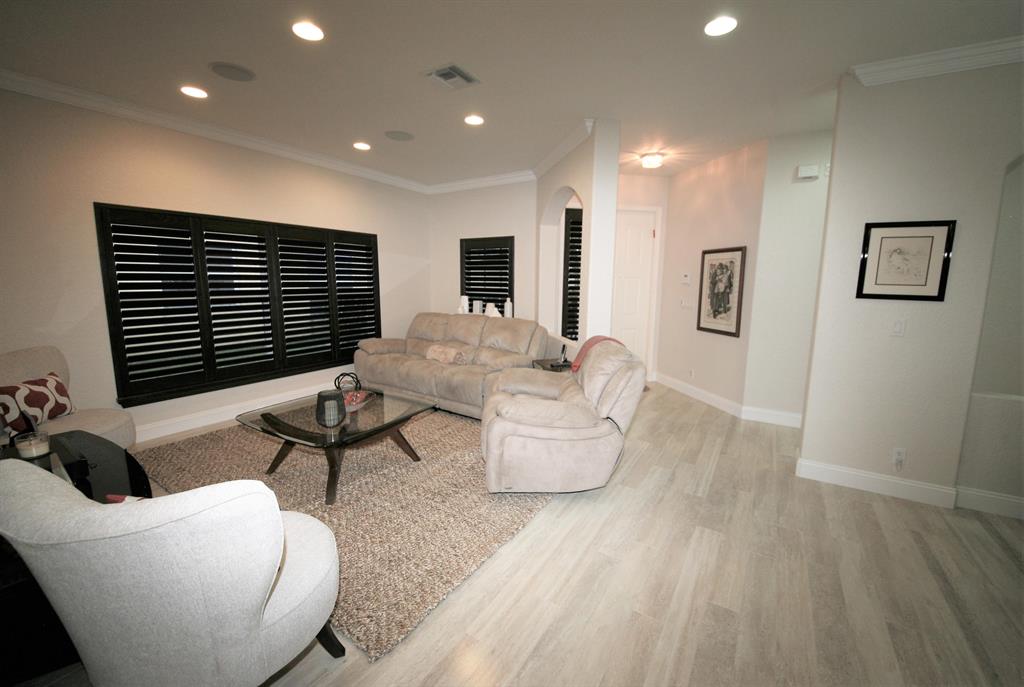 PARKLAND ISLES - Residential