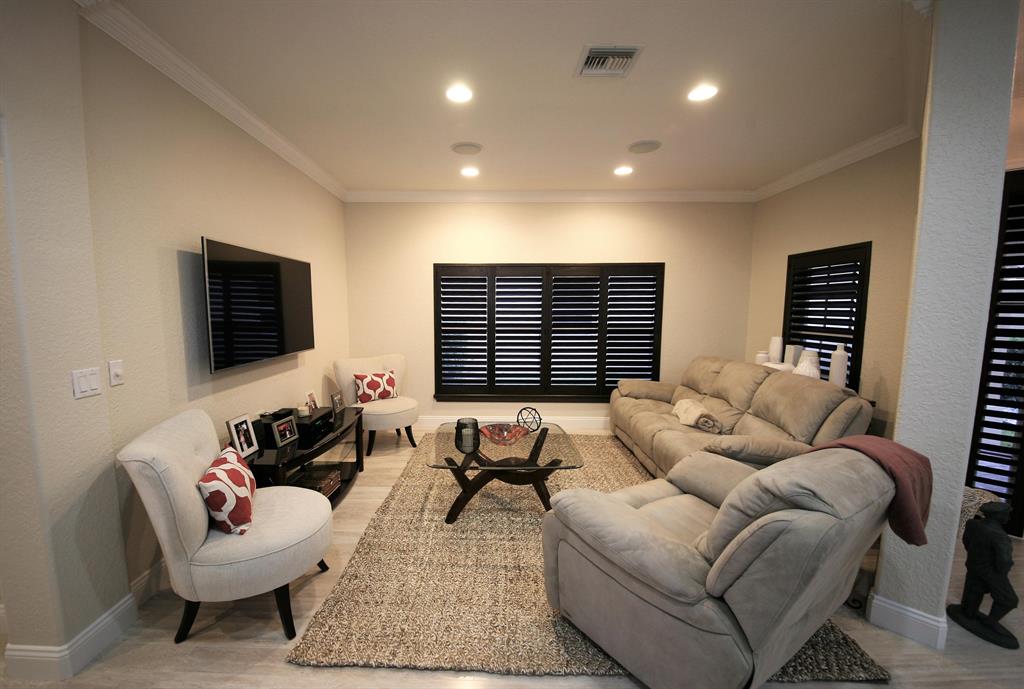 PARKLAND ISLES - Residential