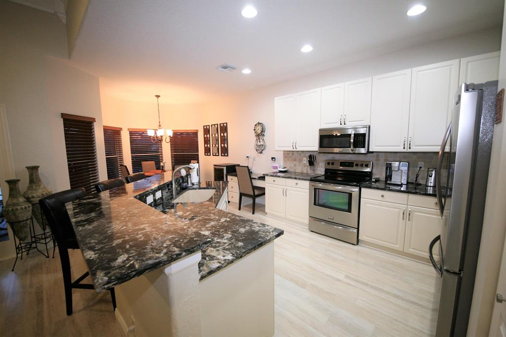 PARKLAND ISLES - Residential