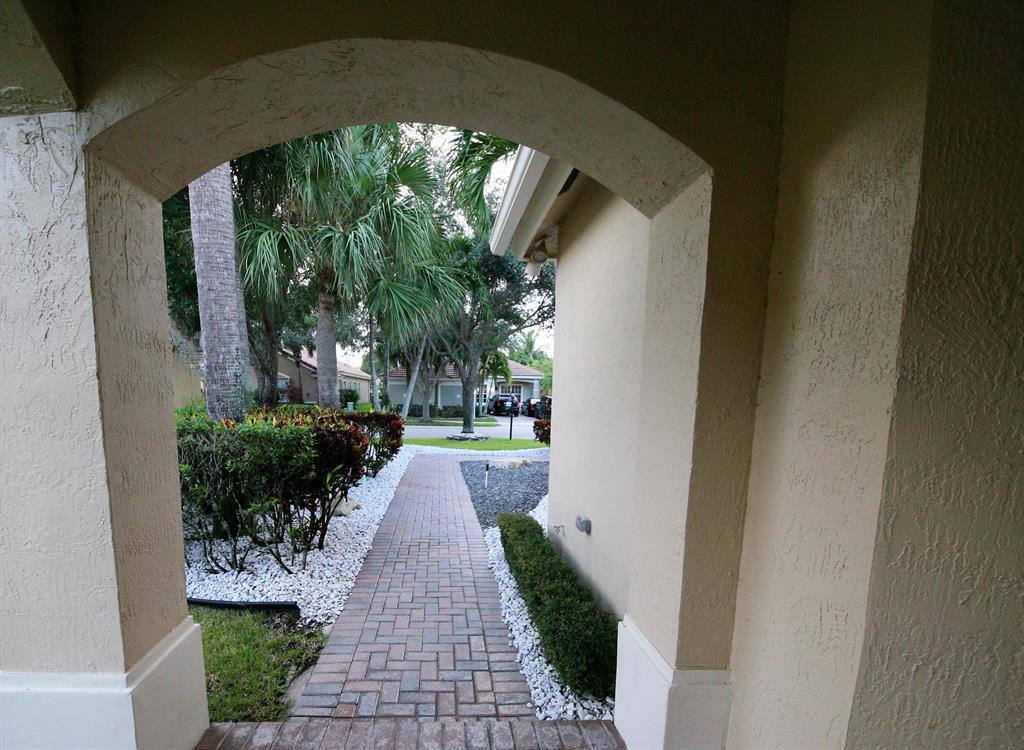 PARKLAND ISLES - Residential