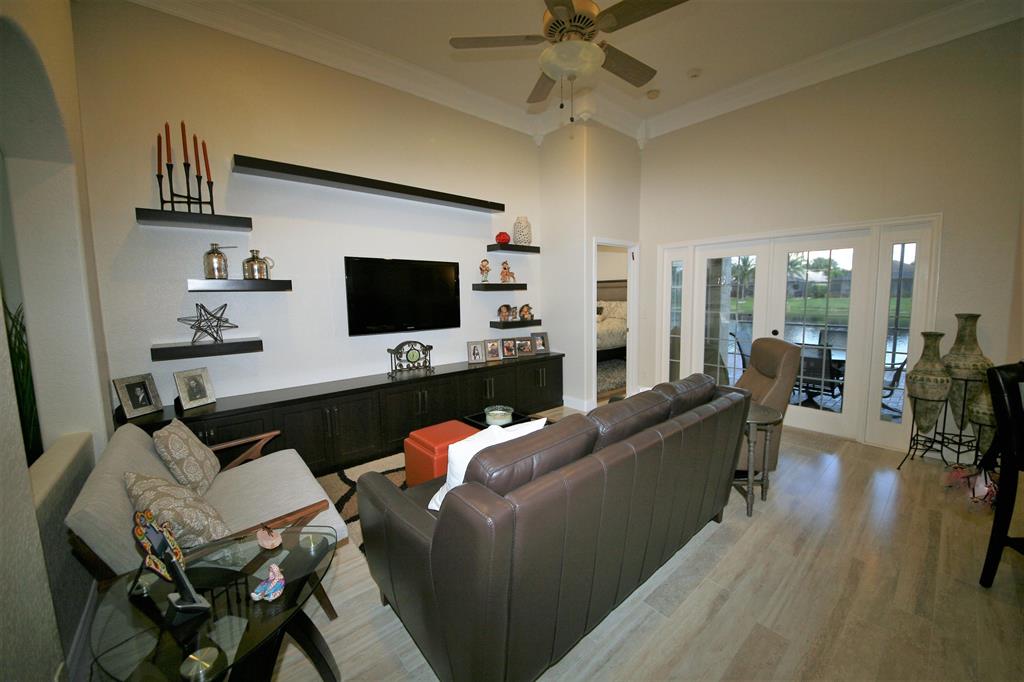 PARKLAND ISLES - Residential