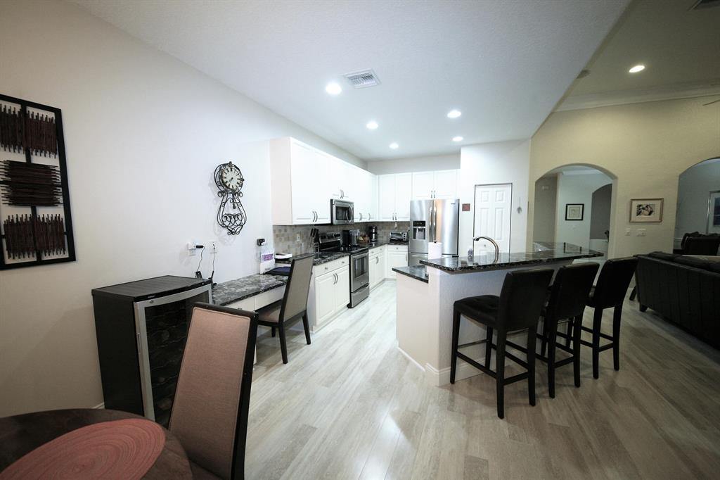 PARKLAND ISLES - Residential