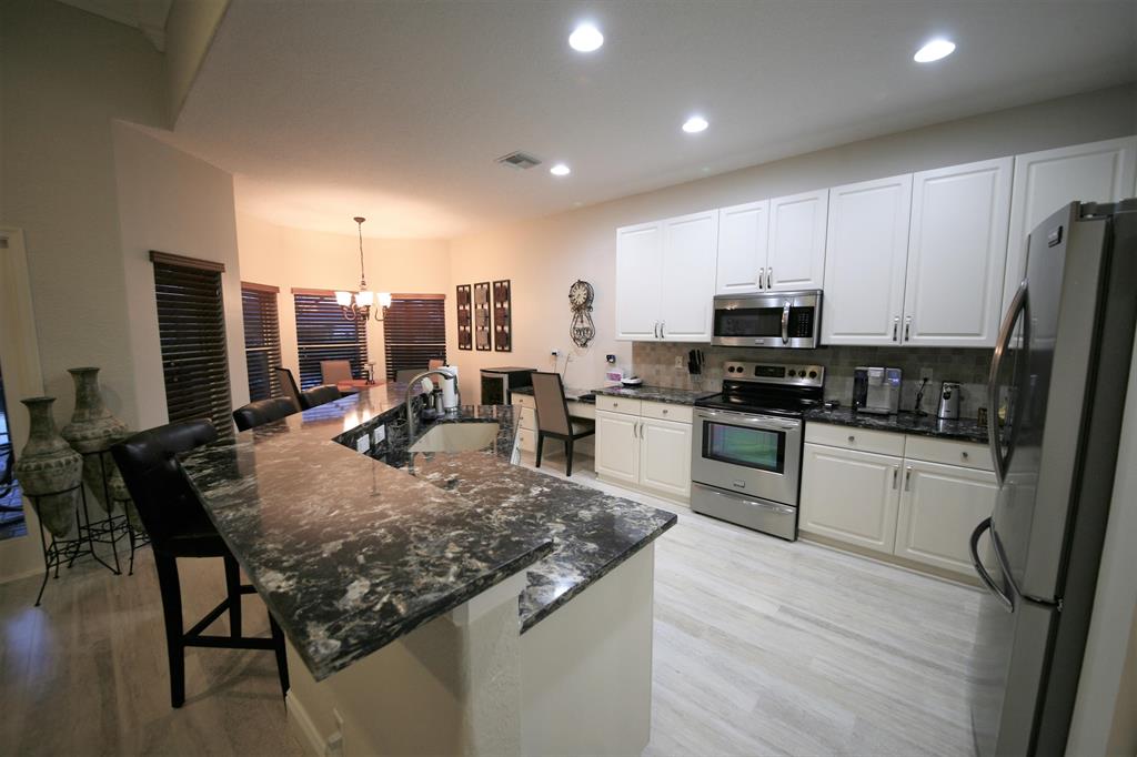 PARKLAND ISLES - Residential