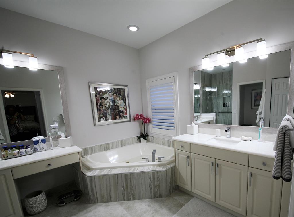 PARKLAND ISLES - Residential