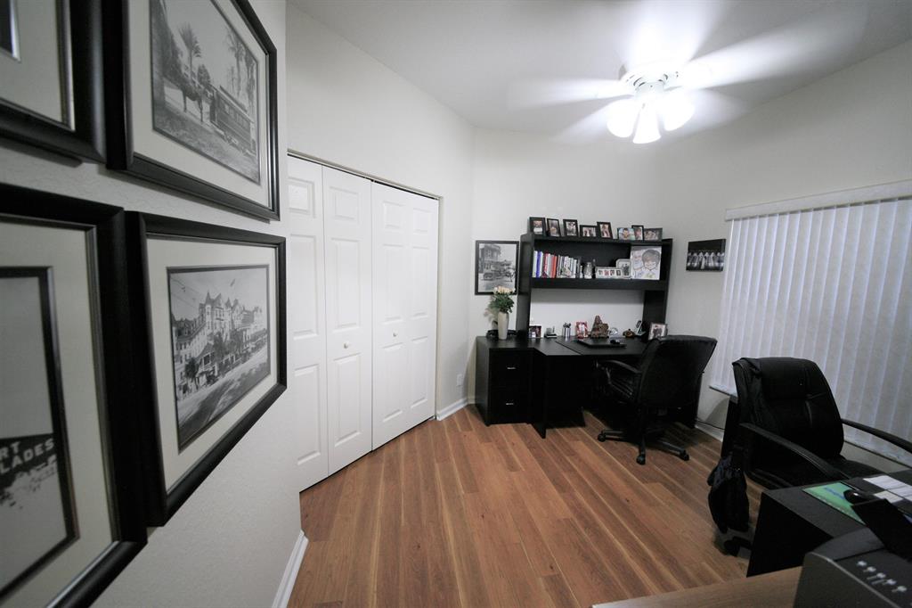 PARKLAND ISLES - Residential