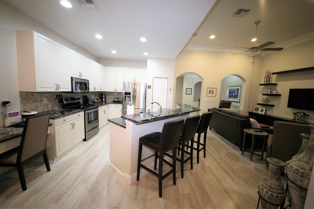 PARKLAND ISLES - Residential