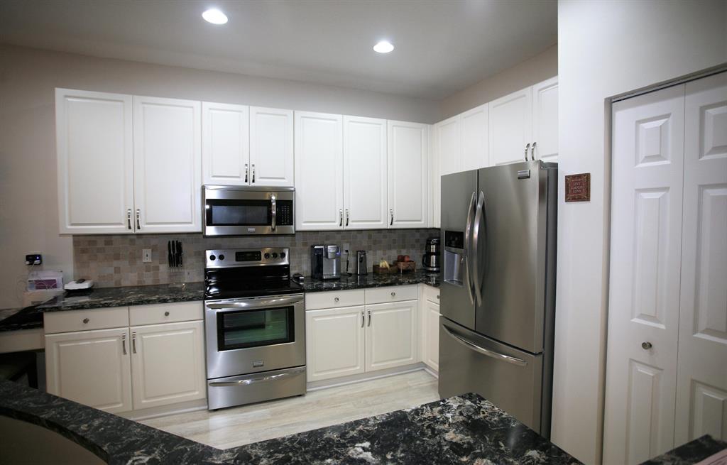 PARKLAND ISLES - Residential