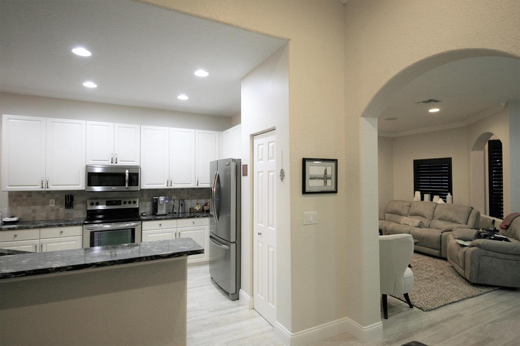 PARKLAND ISLES - Residential