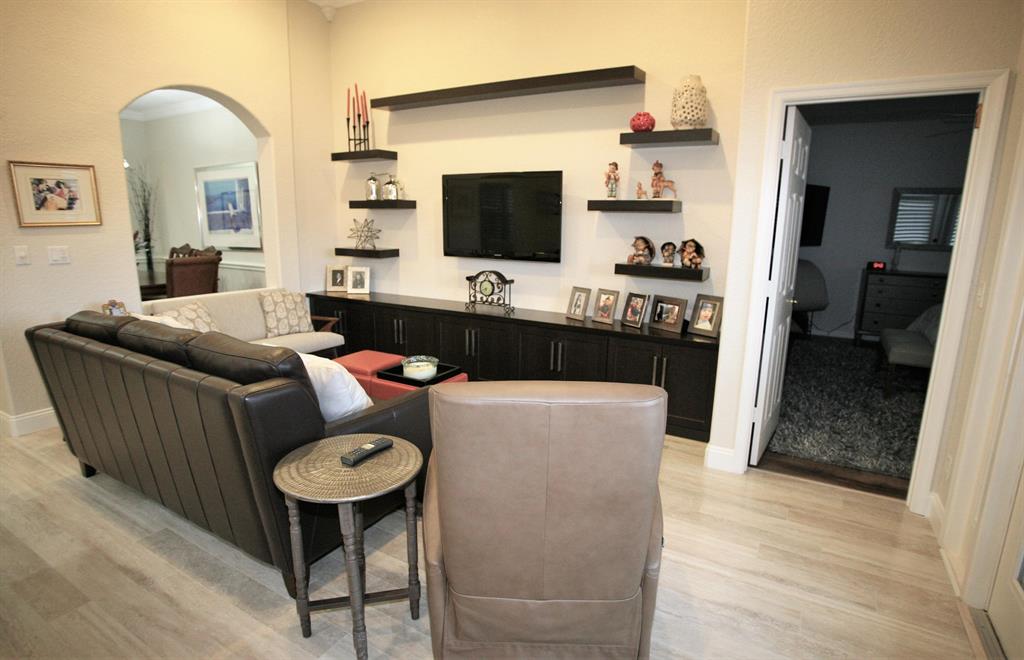 PARKLAND ISLES - Residential