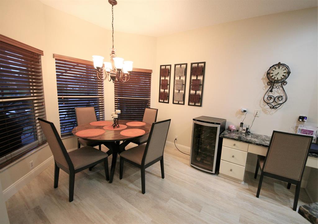 PARKLAND ISLES - Residential