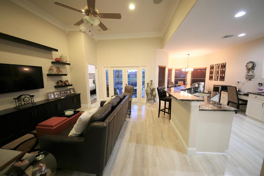 PARKLAND ISLES - Residential