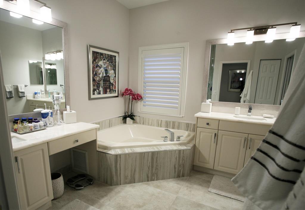 PARKLAND ISLES - Residential