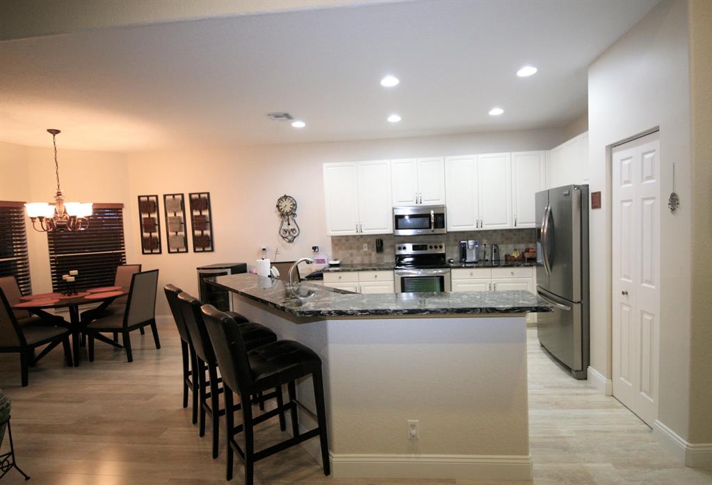 PARKLAND ISLES - Residential