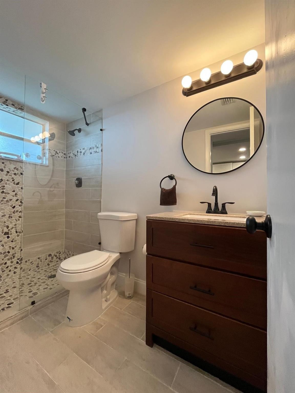 OMEGA CONDO - Residential