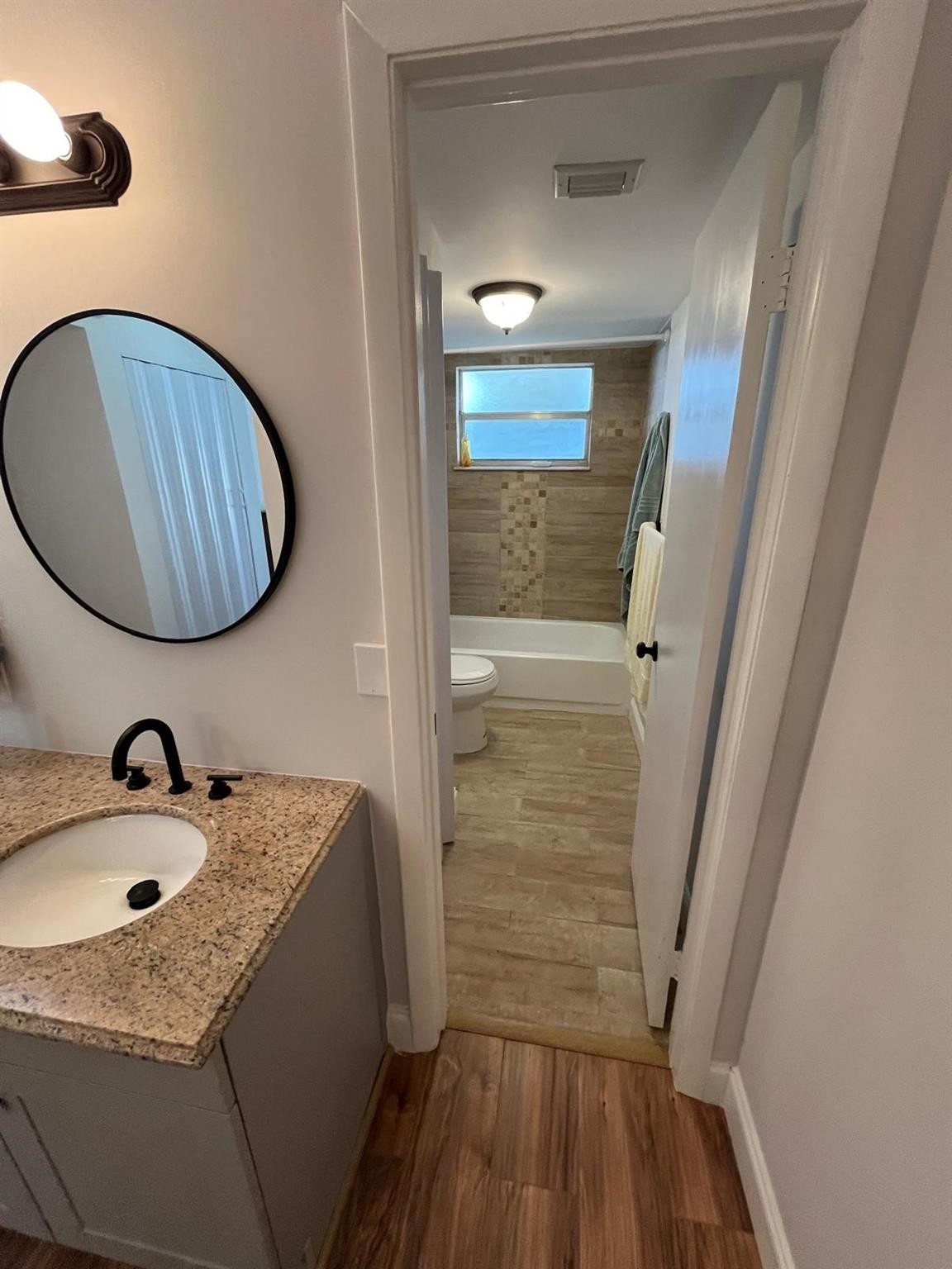 OMEGA CONDO - Residential