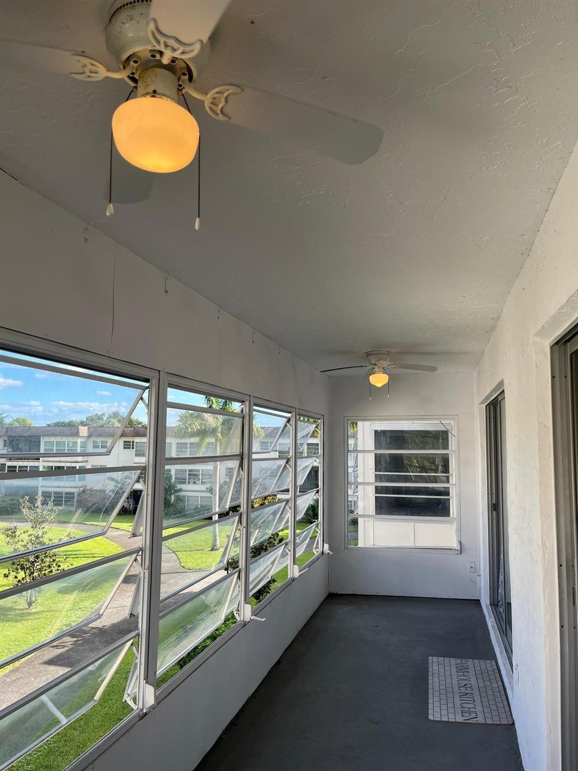 OMEGA CONDO - Residential