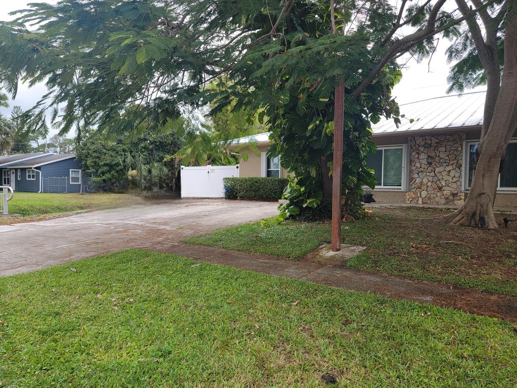 Photo of 6223 Allen Street, Jupiter, FL 33458 (MLS # R11157675)