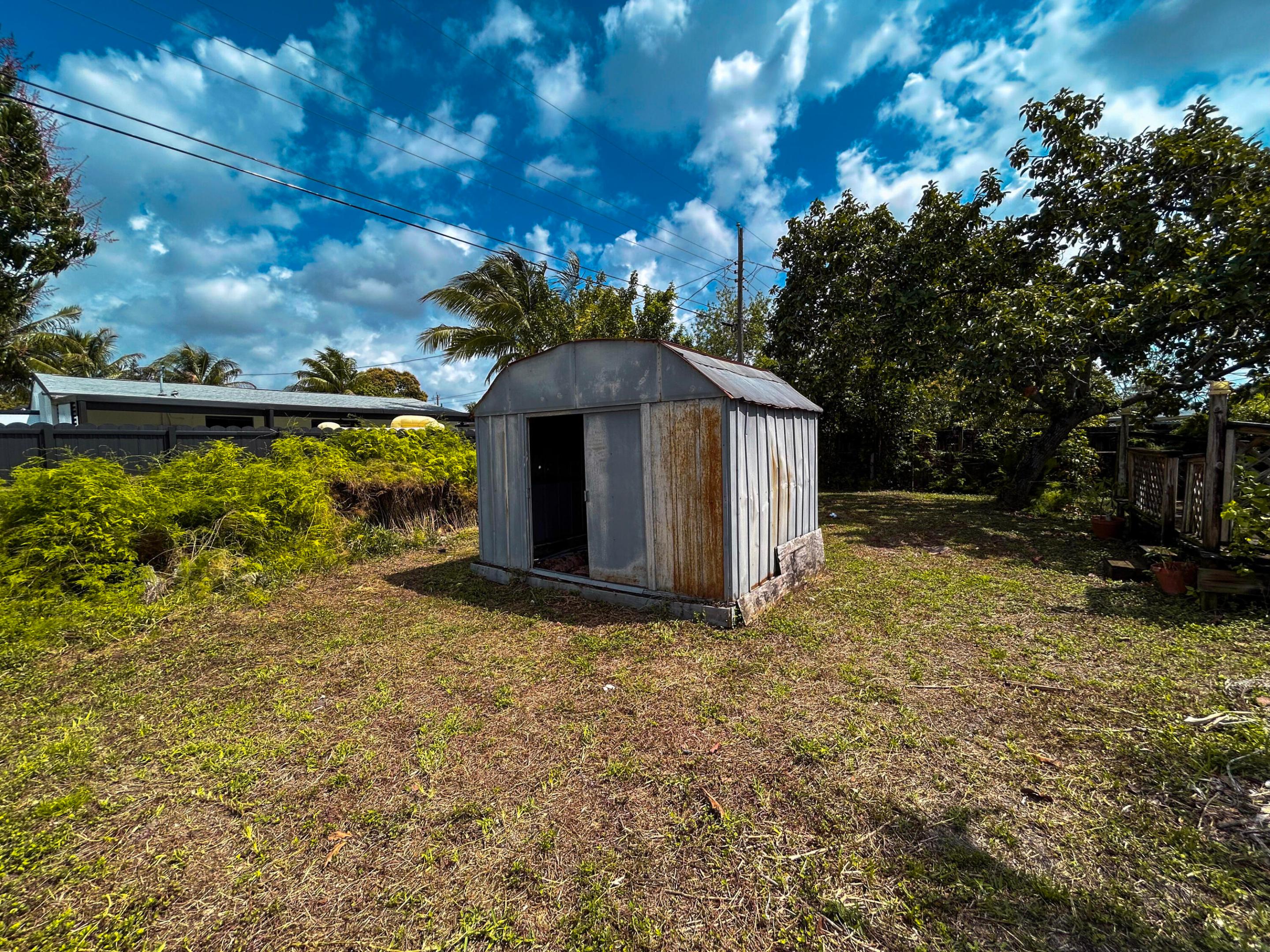 WELWYN MANOR - Residential