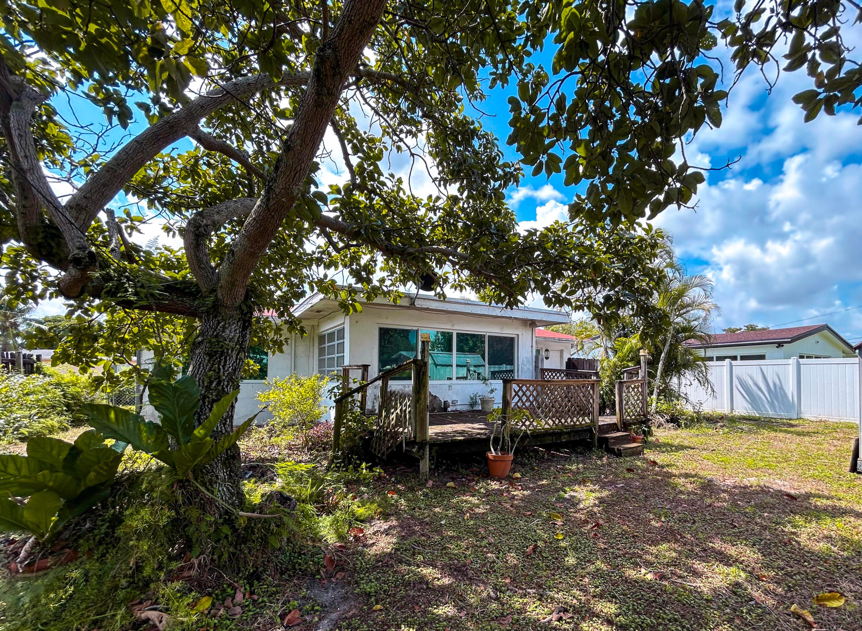 WELWYN MANOR - Residential