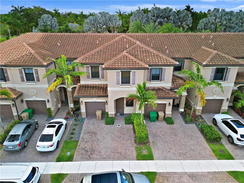 Welcome to 6586 S Anise Dr, located in the desirable Davie community of Florida. This stunning residence boasts a range of impressive features that are sure to capture your attention. Step inside to discover brand new carpet throughout the home, providing a fresh and inviting atmosphere.
Situated in a gated community, this property offers a heightened level of security and peace of mind. Residents will also enjoy access to a community pool, perfect for relaxation and recreation during those warm Florida days.
One of the standout features of this home is the tankless water heater, providing energy-efficient and on-demand hot water, ensuring your comfort and convenience. With this modern amenity, you can enjoy long, soothing showers without worrying about running out of hot water.