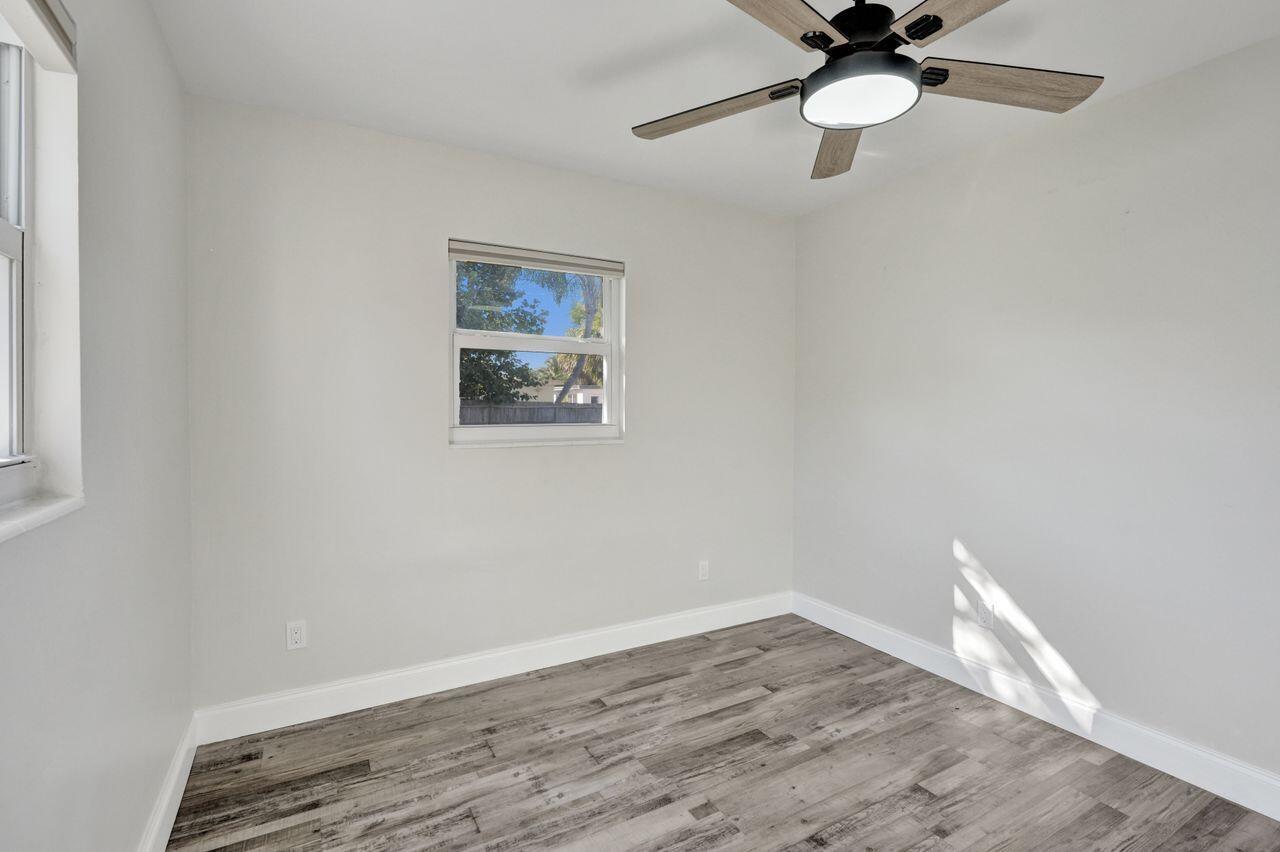 NORTH LAKE WORTH - Residential