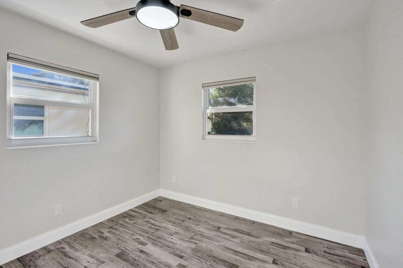 NORTH LAKE WORTH - Residential