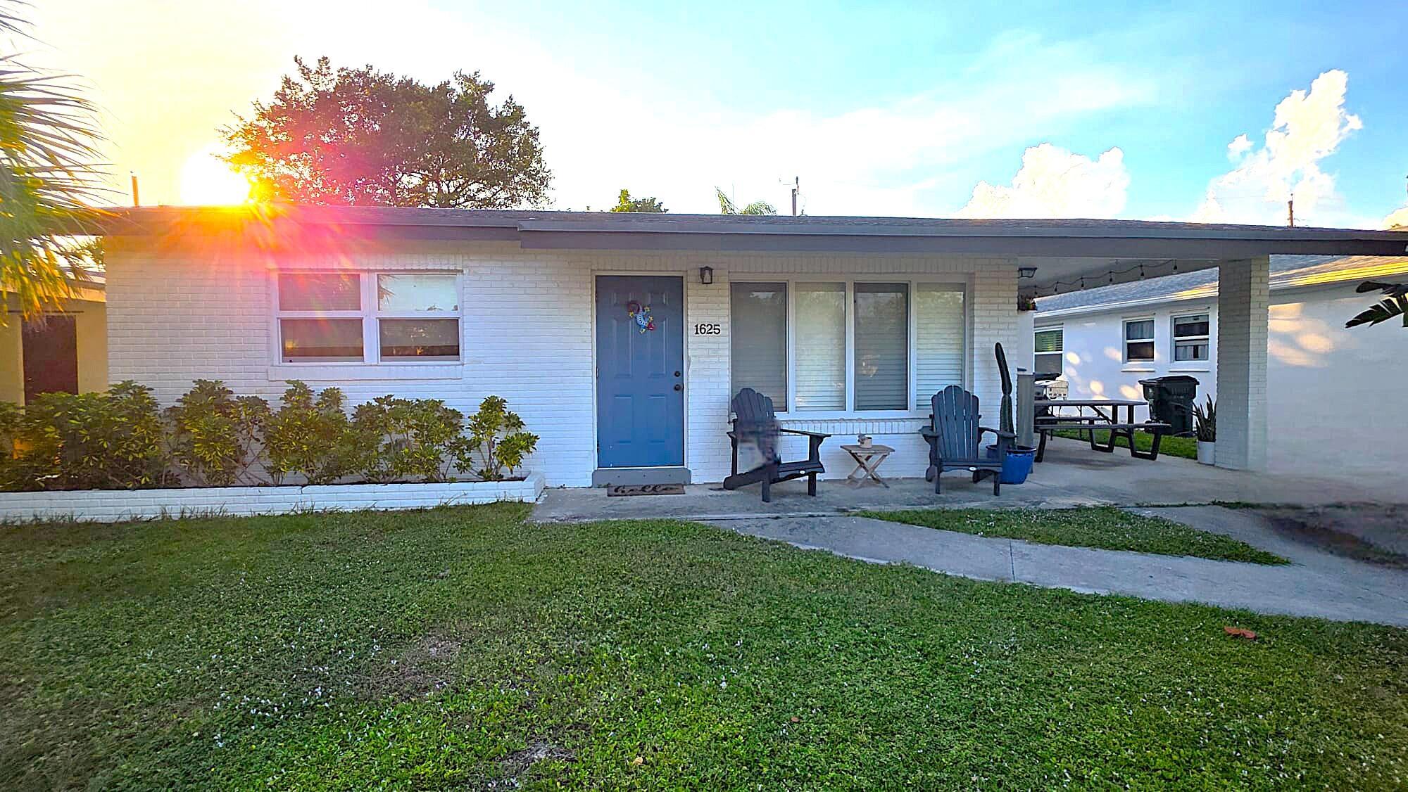 NORTH LAKE WORTH - Residential