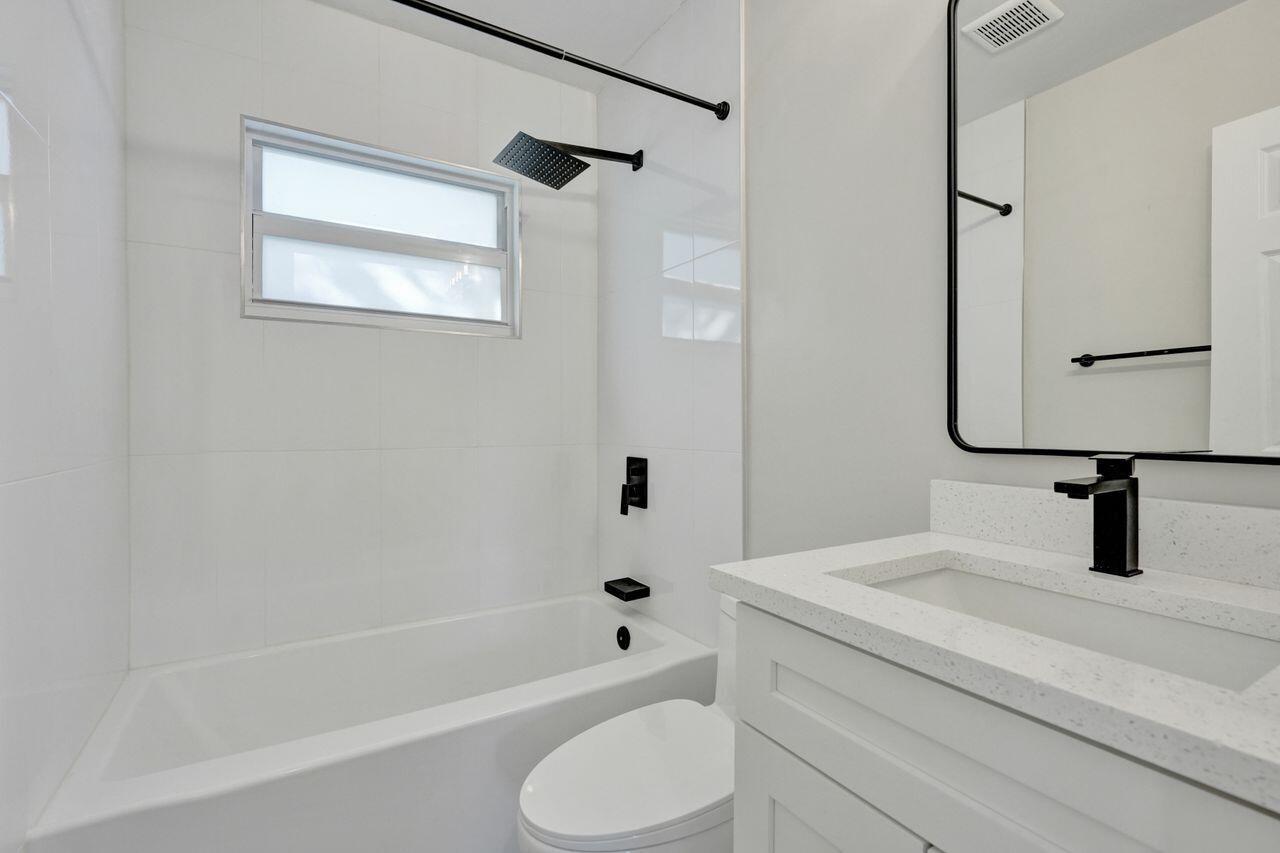 NORTH LAKE WORTH - Residential