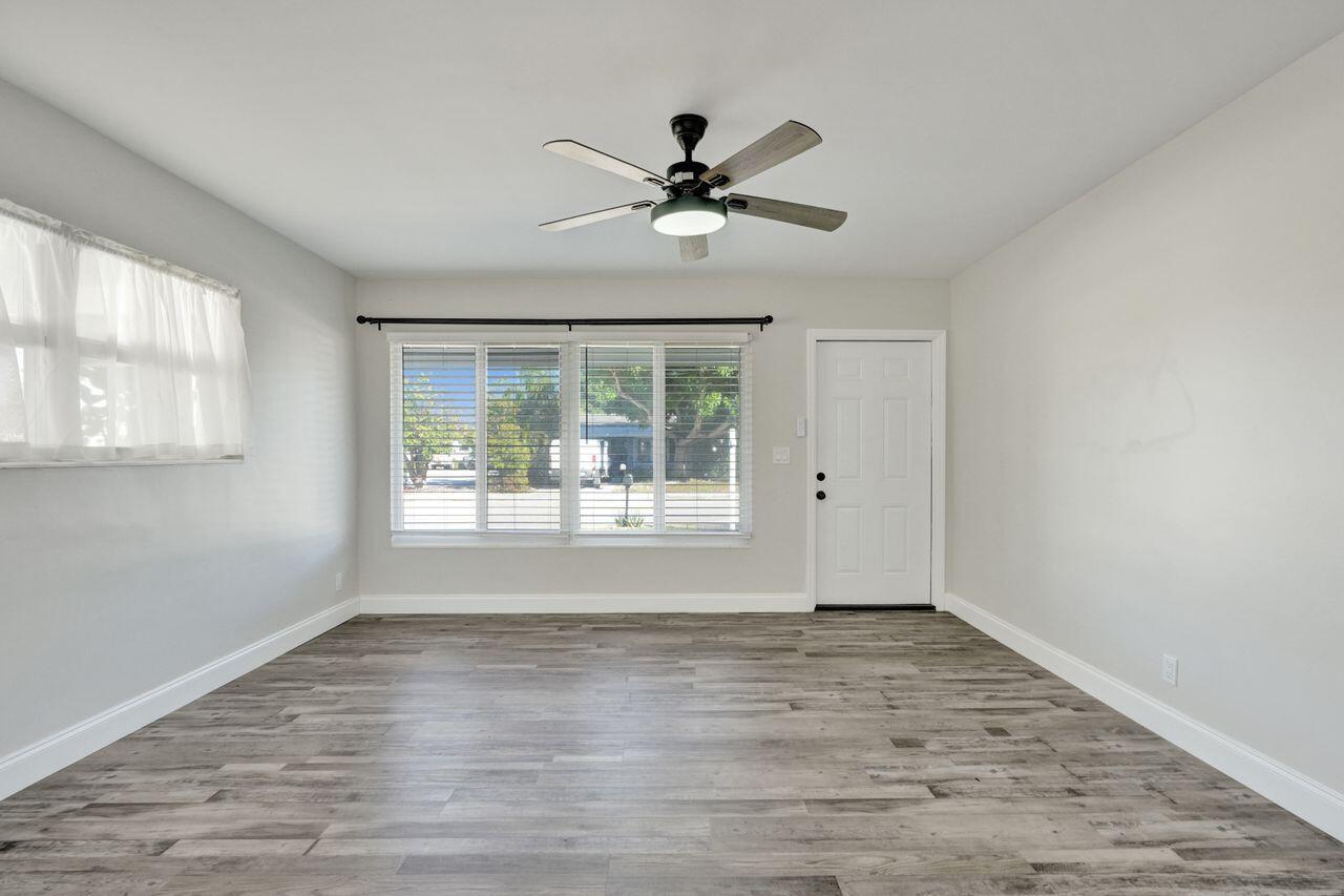 NORTH LAKE WORTH - Residential