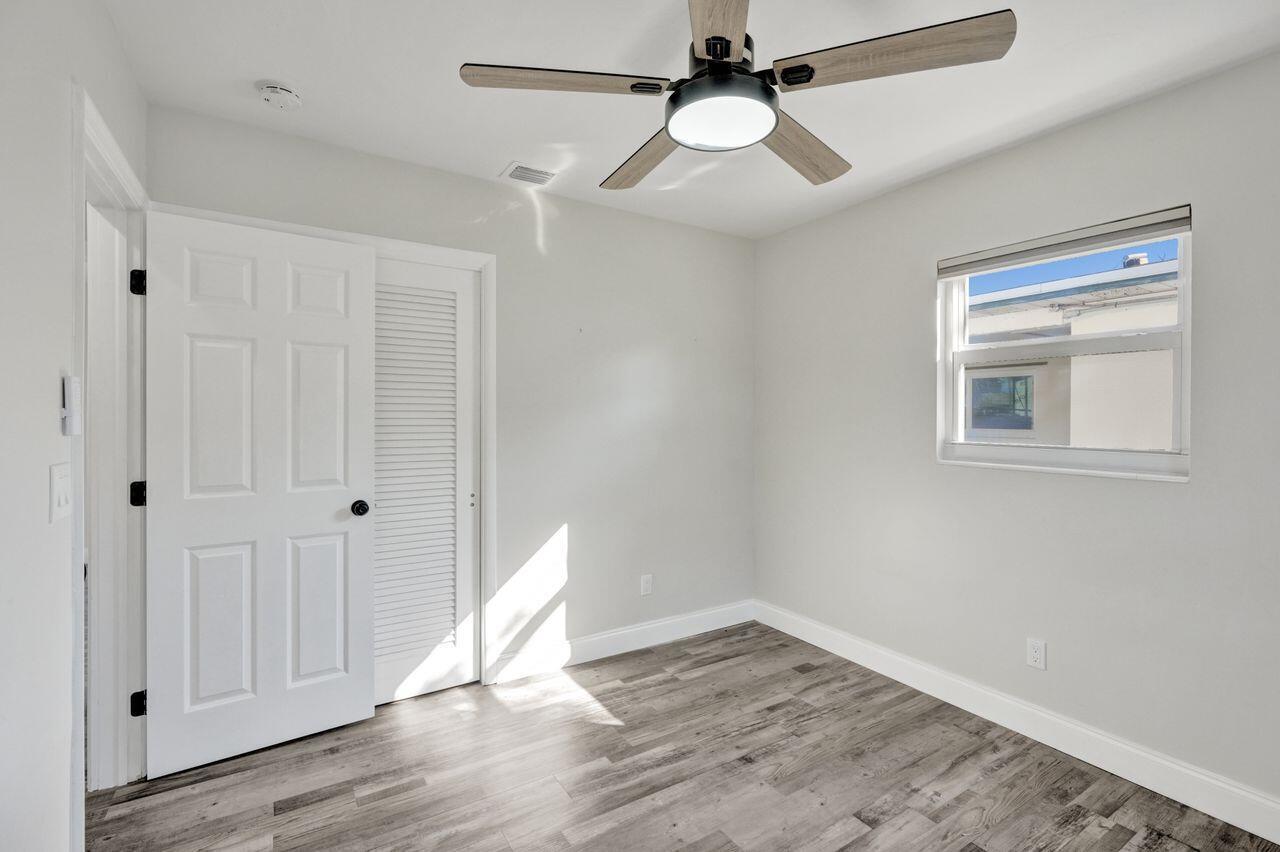 NORTH LAKE WORTH - Residential