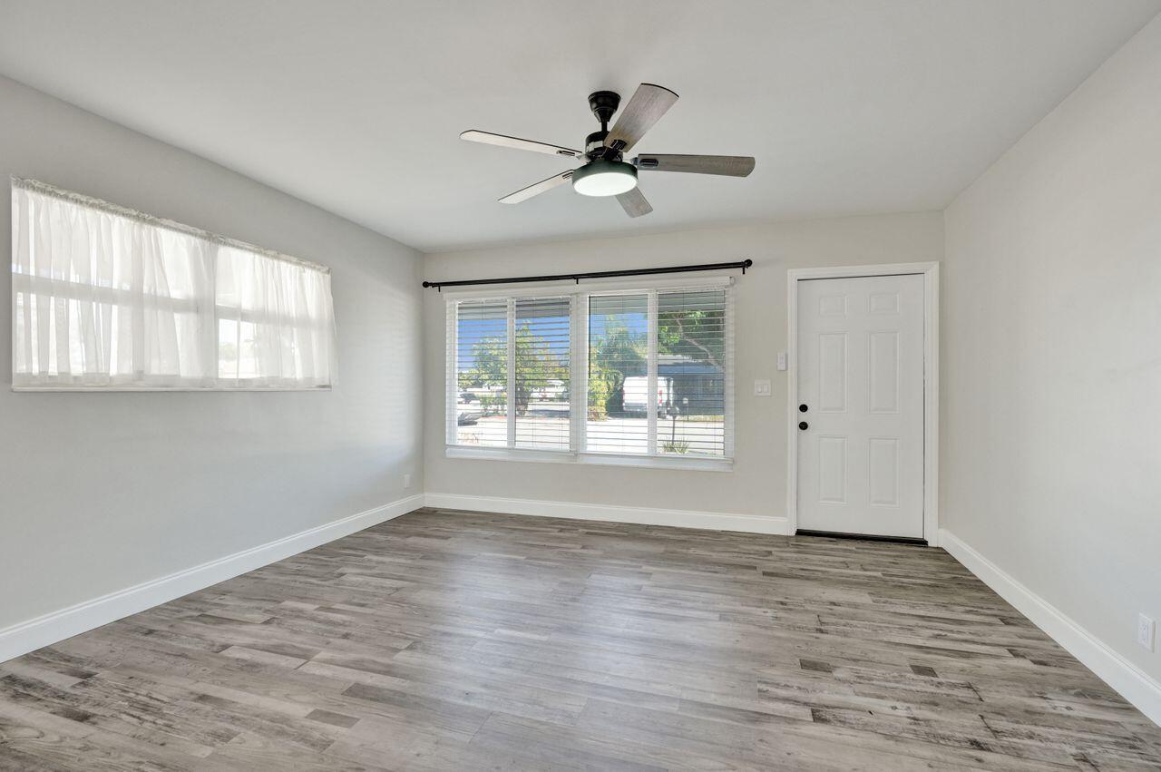 NORTH LAKE WORTH - Residential