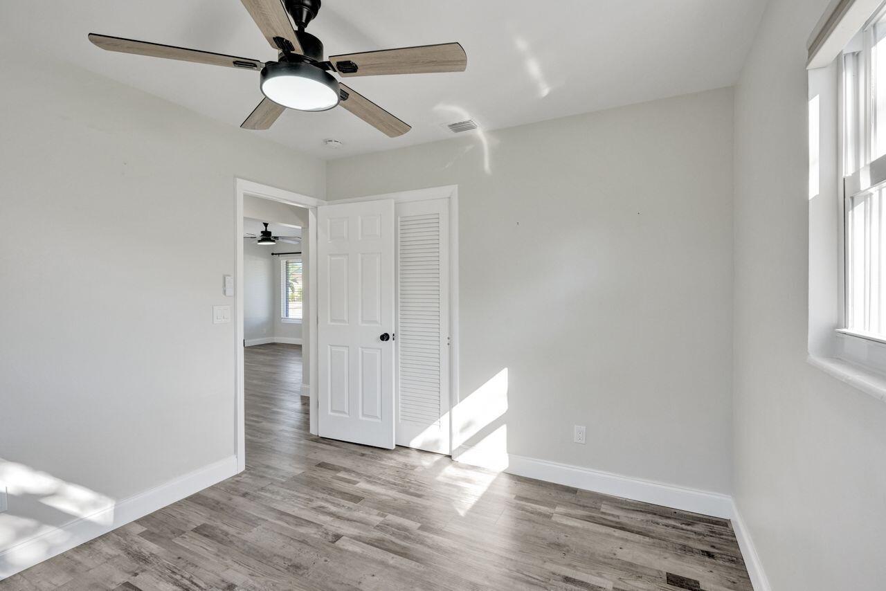 NORTH LAKE WORTH - Residential