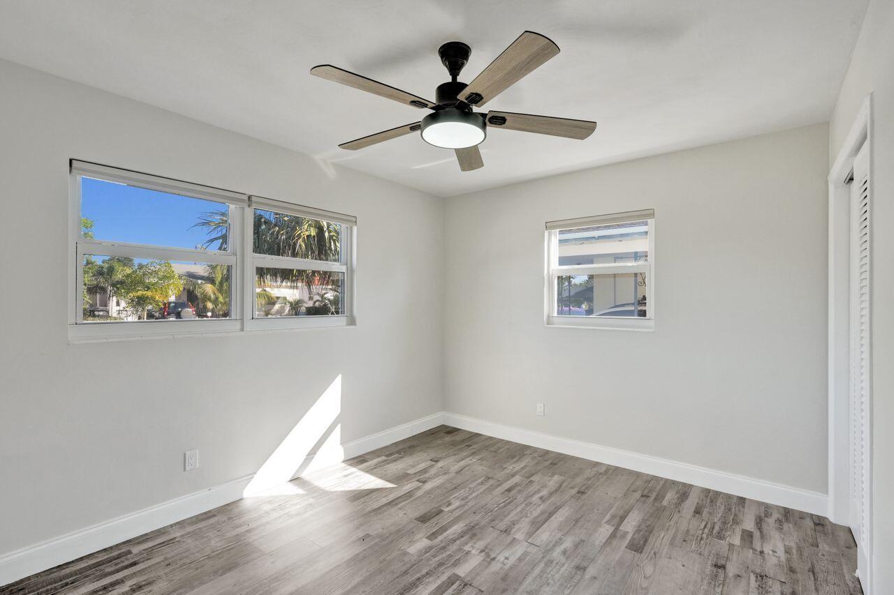 NORTH LAKE WORTH - Residential