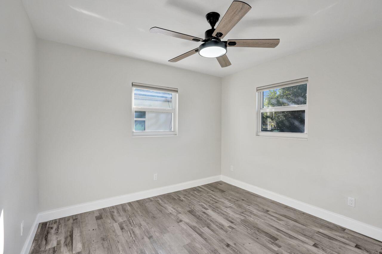 NORTH LAKE WORTH - Residential