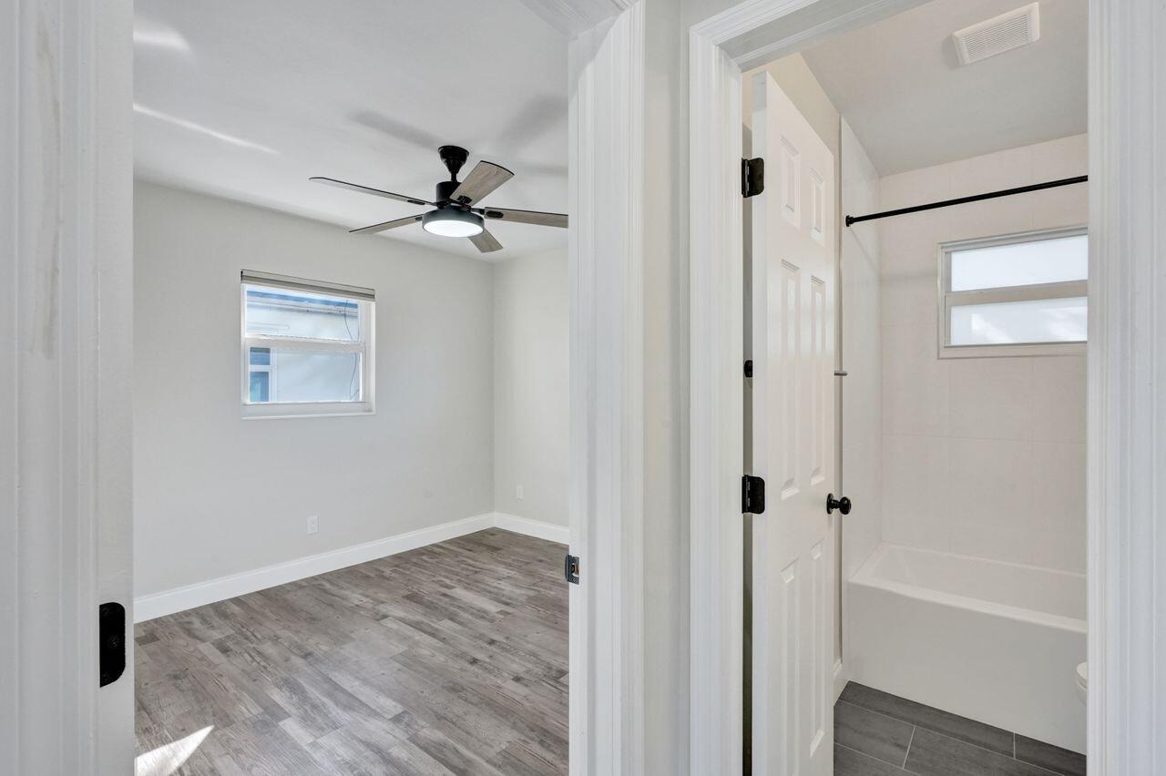 NORTH LAKE WORTH - Residential