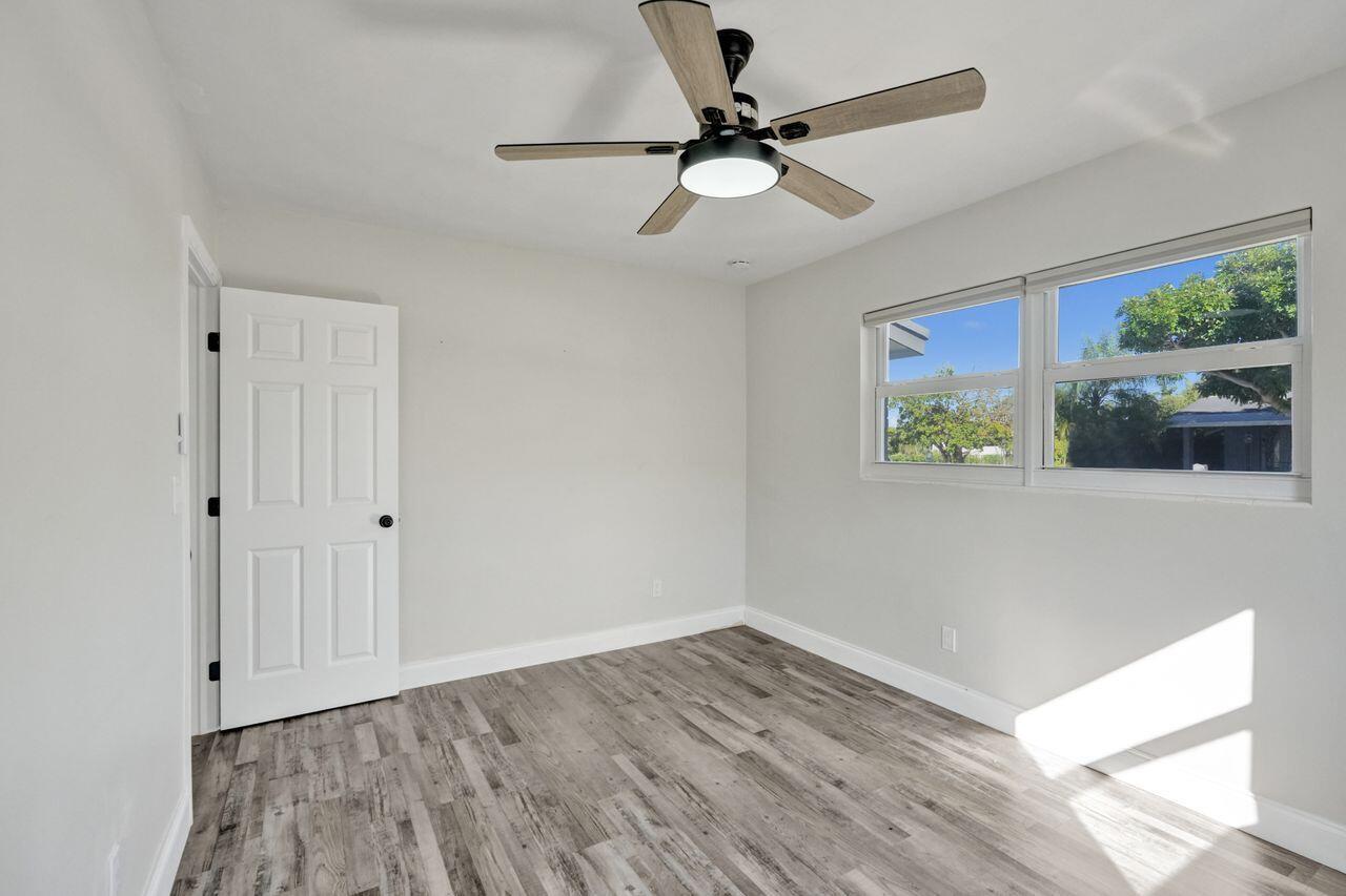 NORTH LAKE WORTH - Residential