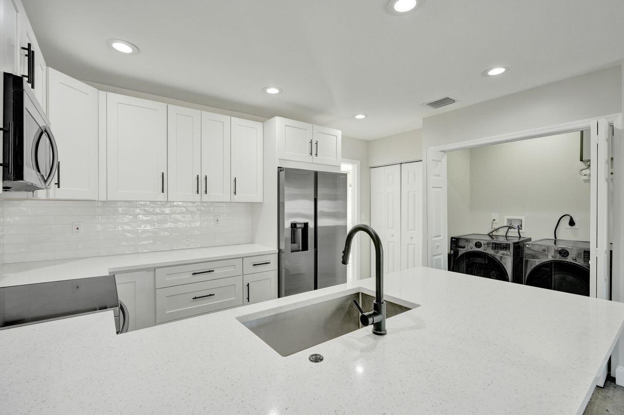 NORTH LAKE WORTH - Residential