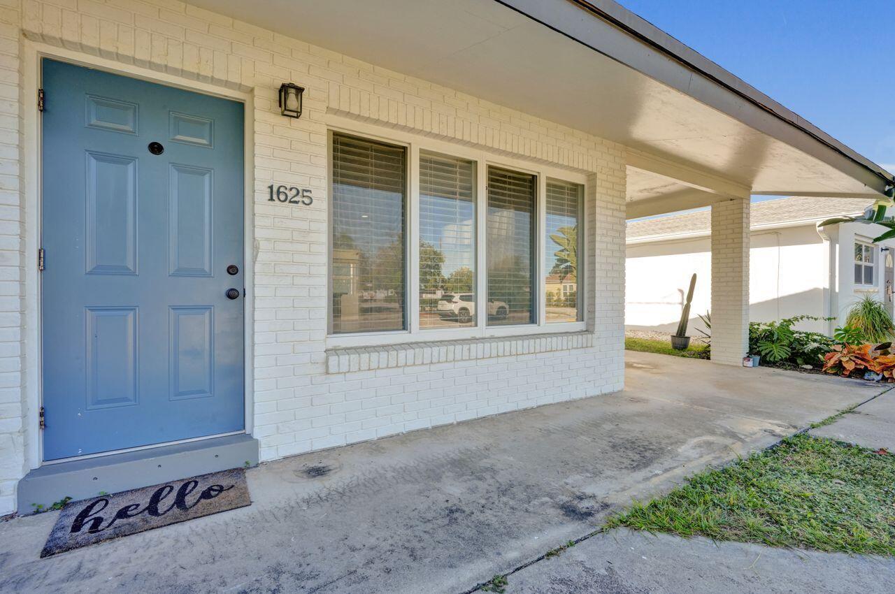 NORTH LAKE WORTH - Residential