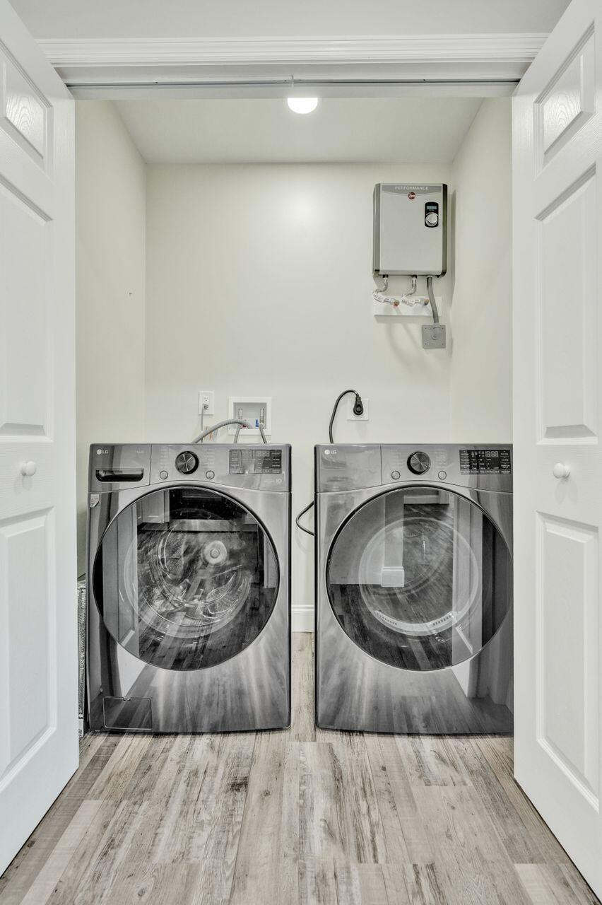 NORTH LAKE WORTH - Residential